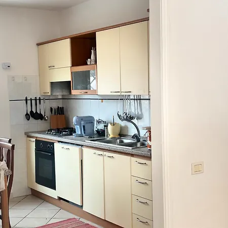 La Vela Arancione Apartment *