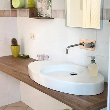 Apartment La Vela Arancione *